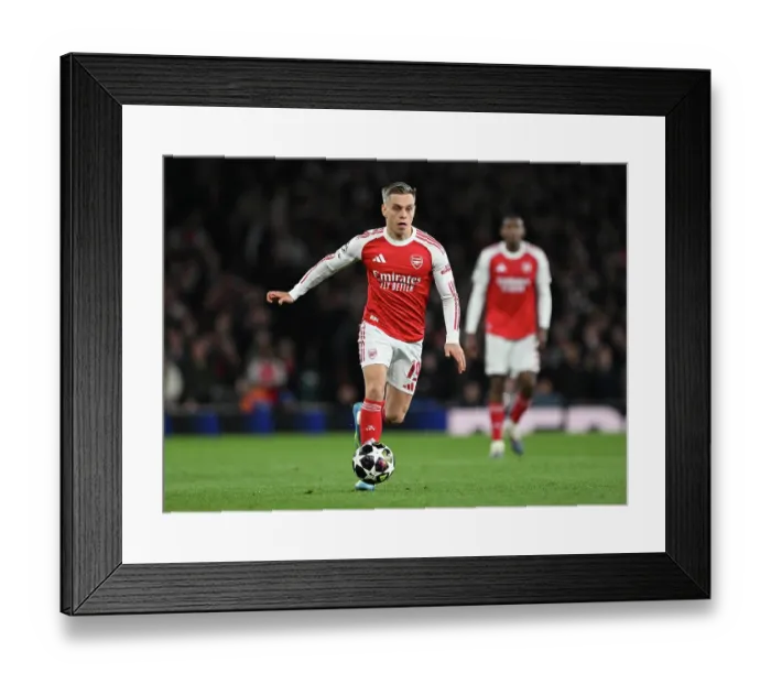 Framed Print : Arsenal FC v Sporting Clube de Portugal - UEFA Champions League 2025 / 26 Quarter-Final Second Leg