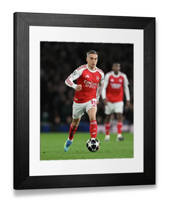 Framed Print : Arsenal FC v Sporting Clube de Portugal - UEFA Champions League 2025 / 26 Quarter-Final Second Leg Framed Print : Arsenal FC v Sporting Clube de Portugal - UEFA Champions League 2025 / 26 Quarter-Final Second Leg