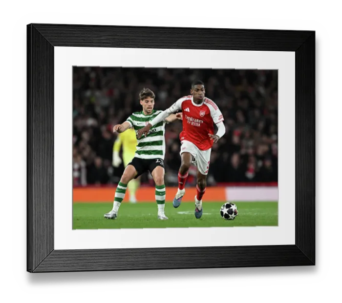 Framed Print : Arsenal FC v Sporting Clube de Portugal - UEFA Champions League 2025 / 26 Quarter-Final Second Leg