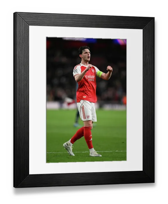 Framed Print : Arsenal FC v Sporting Clube de Portugal - UEFA Champions League 2025 / 26 Quarter-Final Second Leg