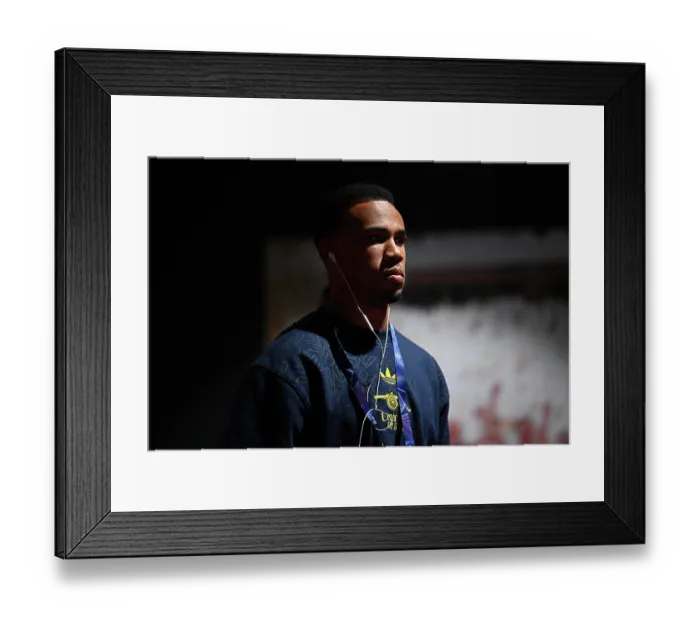 Framed Print : Arsenal FC v Sporting Clube de Portugal - UEFA Champions League 2025 / 26 Quarter-Final Second Leg