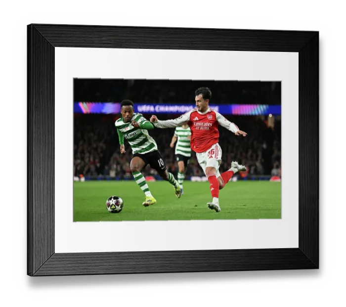 Framed Print : Arsenal FC v Sporting Clube de Portugal - UEFA Champions League 2025 / 26 Quarter-Final Second Leg