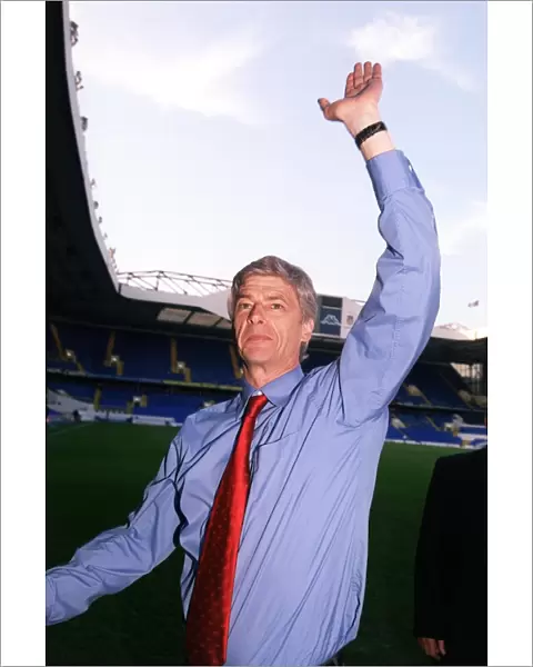 Arsene Wenger's Triumph: Arsenal's FA Premiership Victory at White Hart Lane, 2004