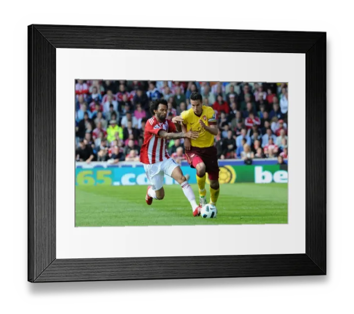 Framed Print : Robin van Persie (Arsenal) Jermaine Pennant (Stoke). Stoke City 3: 1 Arsenal Framed Print : Robin van Persie (Arsenal) Jermaine Pennant (Stoke). Stoke City 3: 1 Arsenal