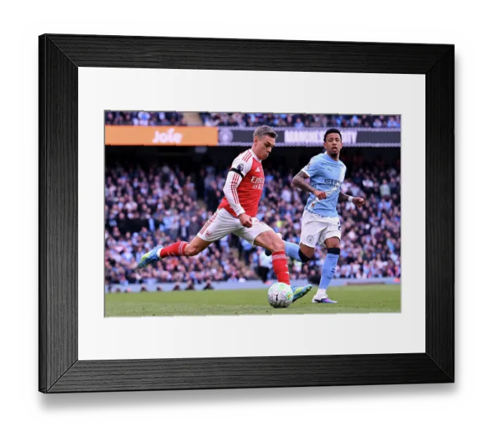 Framed Print : Manchester City v Arsenal - Premier League Framed Print : Manchester City v Arsenal - Premier League