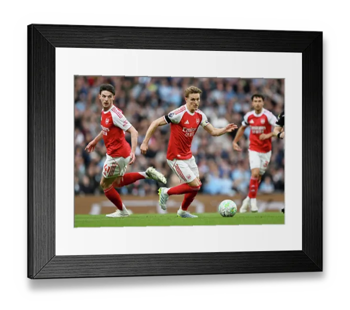 Framed Print : Manchester City v Arsenal - Premier League