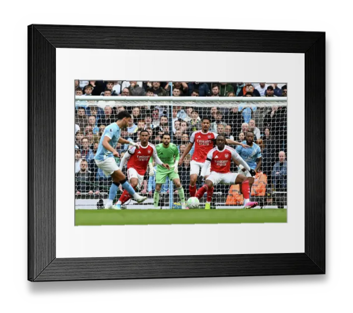 Framed Print : Manchester City v Arsenal - Premier League Framed Print : Manchester City v Arsenal - Premier League