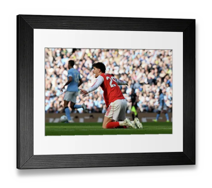 Framed Print : Manchester City v Arsenal - Premier League Framed Print : Manchester City v Arsenal - Premier League