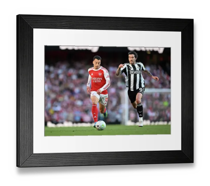 Framed Print : Arsenal v Newcastle United - Premier League