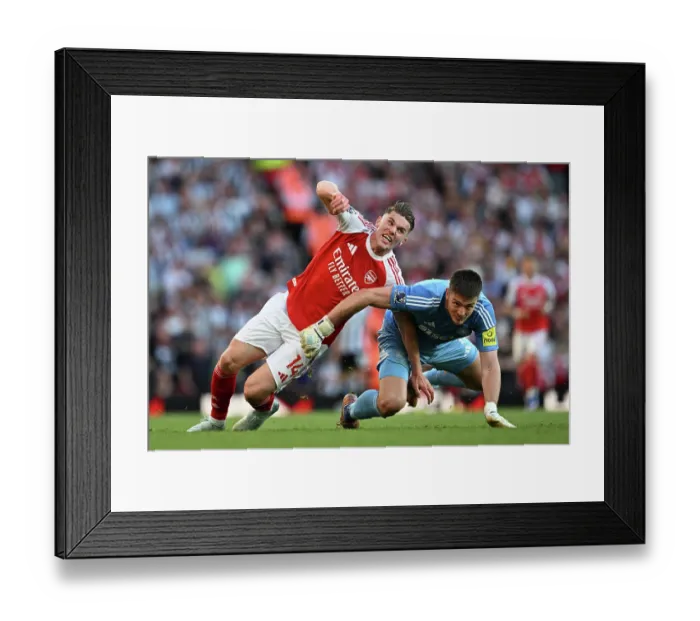 Framed Print : Arsenal v Newcastle United - Premier League Framed Print : Arsenal v Newcastle United - Premier League