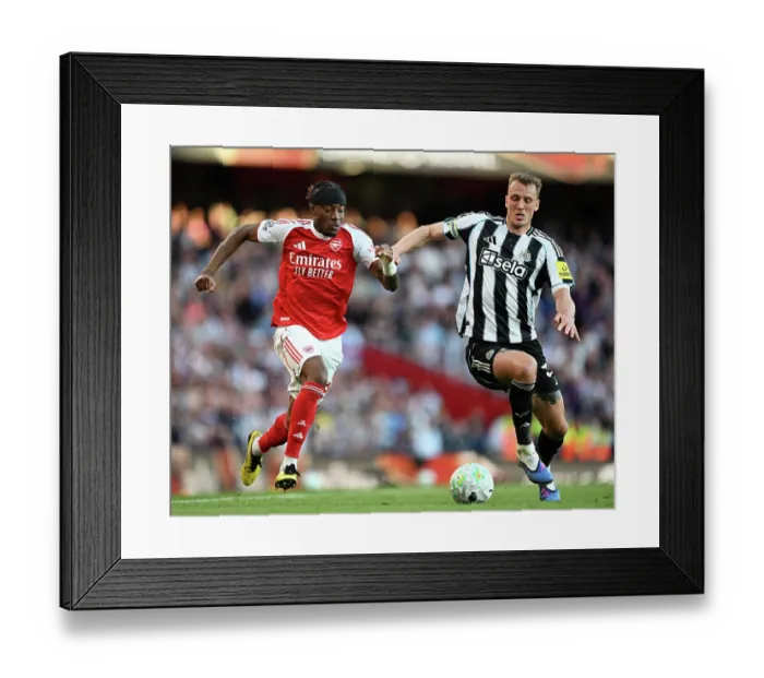 Framed Print : Arsenal v Newcastle United - Premier League
