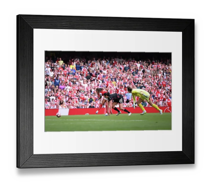 Framed Print : Arsenal FC v OL Lyonnes - UEFA Women's Champions League 2025 / 26 Semi-Final First Leg Arsenal FC v OL Lyonnes - UEFA Women's Champions League 2025 / 26 Semi-Final First Leg