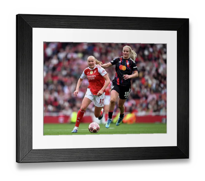Framed Print : Arsenal FC v OL Lyonnes - UEFA Women's Champions League 2025 / 26 Semi-Final First Leg Arsenal FC v OL Lyonnes - UEFA Women's Champions League 2025 / 26 Semi-Final First Leg