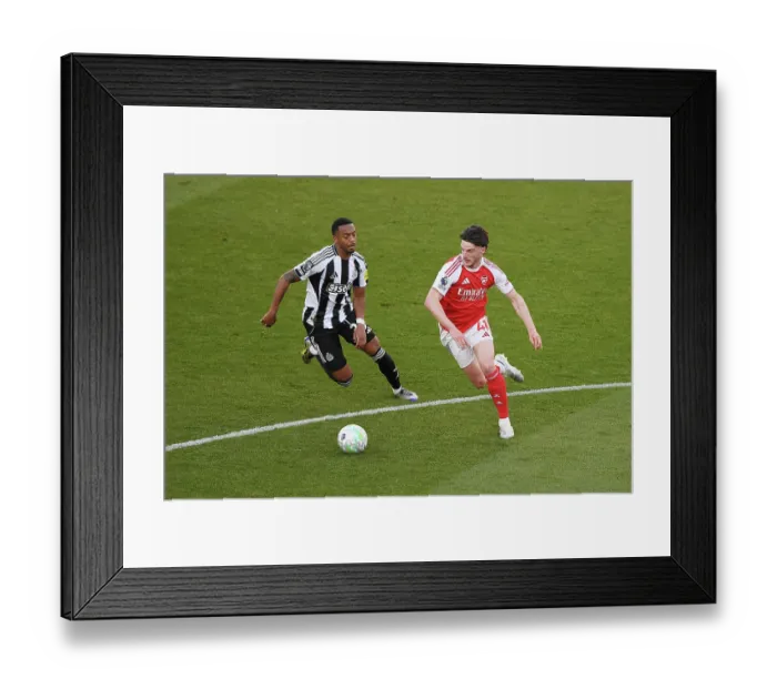 Framed Print : Arsenal v Newcastle United - Premier League Framed Print : Arsenal v Newcastle United - Premier League