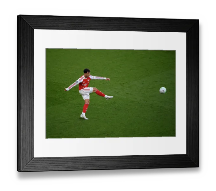 Framed Print : Arsenal v Newcastle United - Premier League