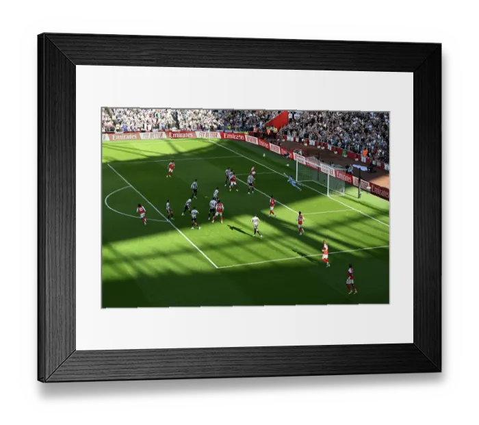 Framed Print : Arsenal v Newcastle United - Premier League