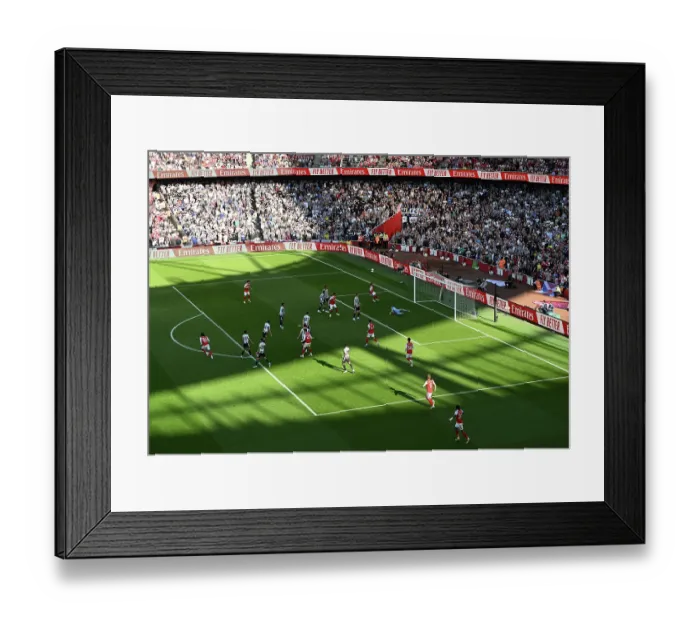 Framed Print : Arsenal v Newcastle United - Premier League