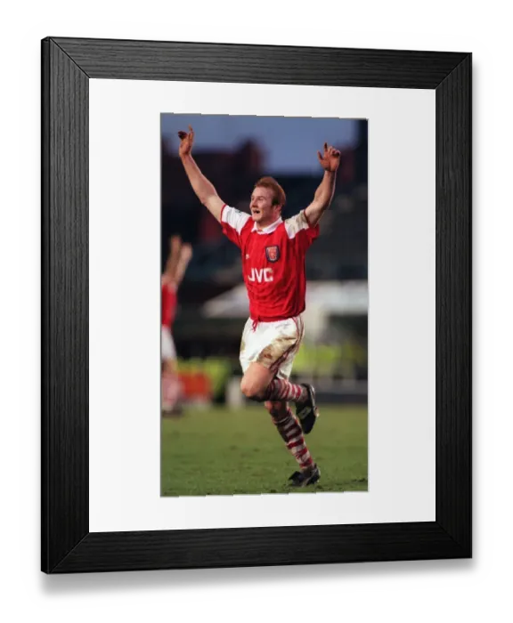 Framed Print : John Hartson (Arsenal) celebrates a goal