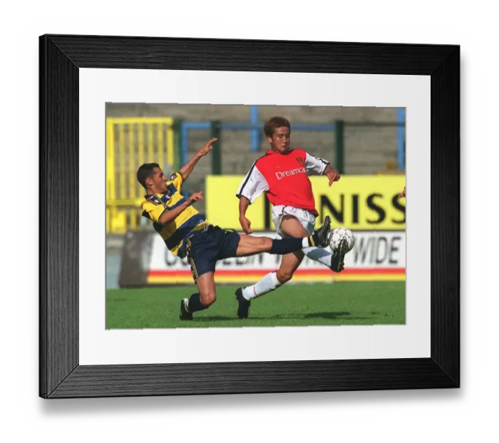 Framed Print : Junichi Inamoto (Arsenal) David Grondin (Beveren)
