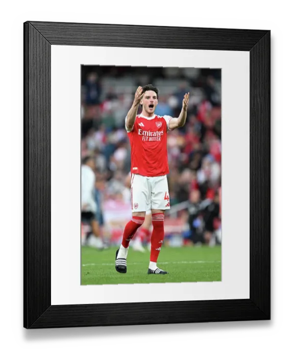 Framed Print : Arsenal v Fulham - Premier League