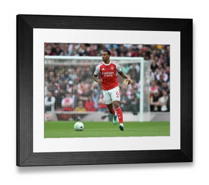 Framed Print : Arsenal v Fulham - Premier League
