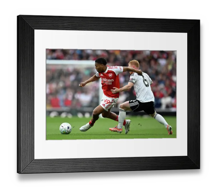 Framed Print : Arsenal v Fulham - Premier League
