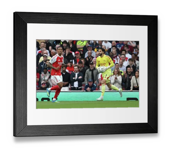 Framed Print : Arsenal v Fulham - Premier League