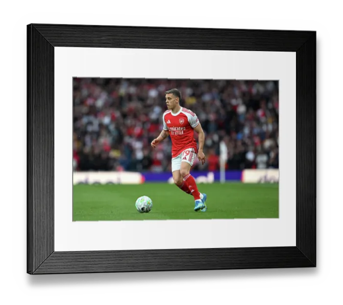 Framed Print : Arsenal v Fulham - Premier League
