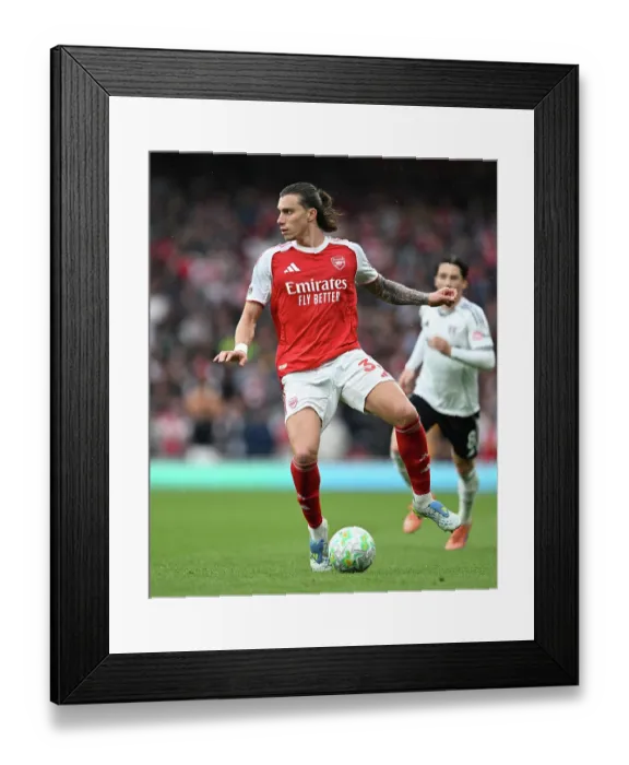 Framed Print : Arsenal v Fulham - Premier League Framed Print : Arsenal v Fulham - Premier League