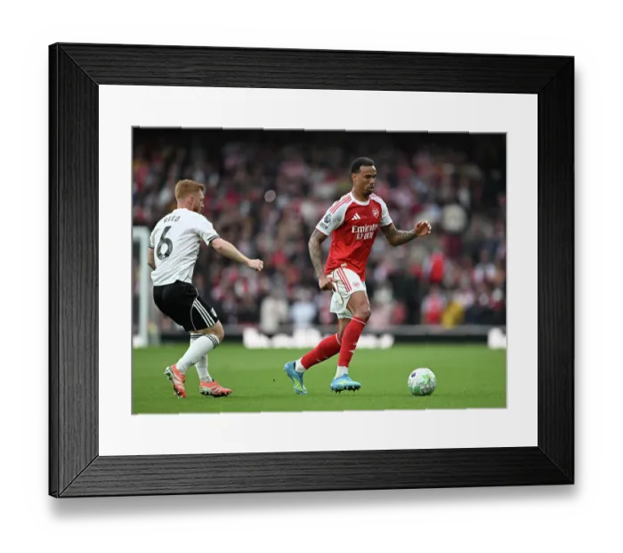 Framed Print : Arsenal v Fulham - Premier League