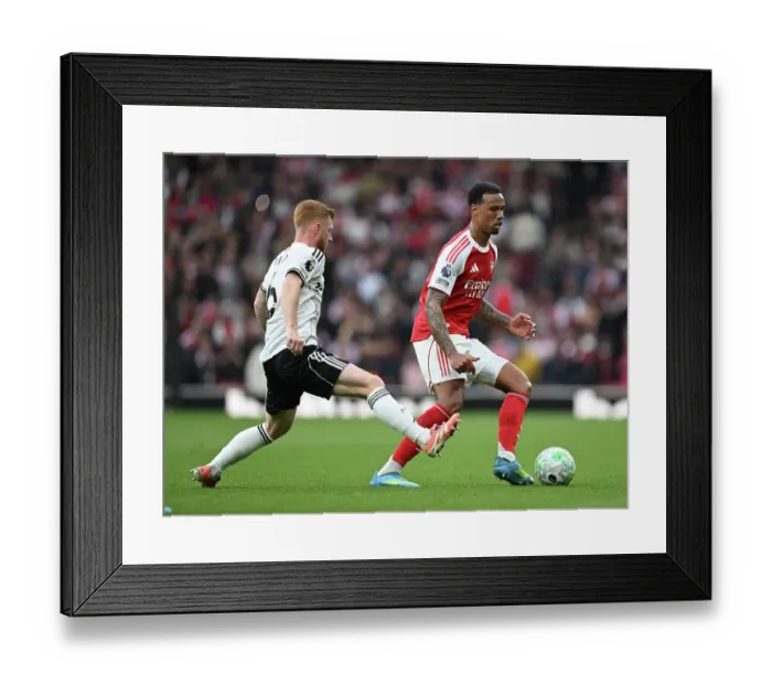 Framed Print : Arsenal v Fulham - Premier League Framed Print : Arsenal v Fulham - Premier League