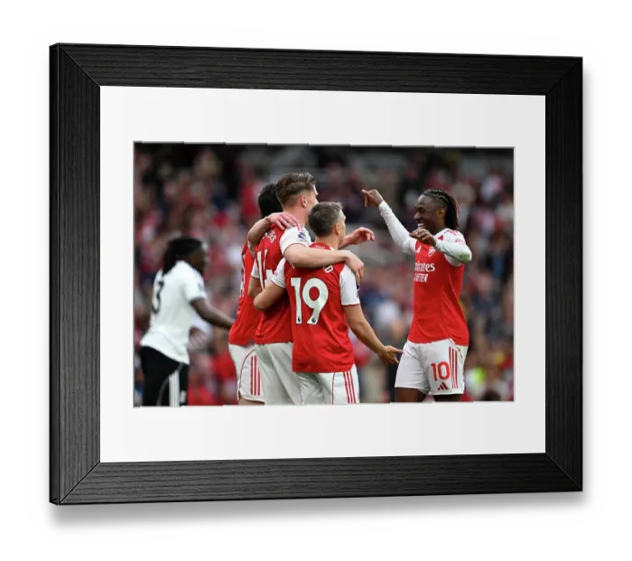 Framed Print : Arsenal v Fulham - Premier League Framed Print : Arsenal v Fulham - Premier League