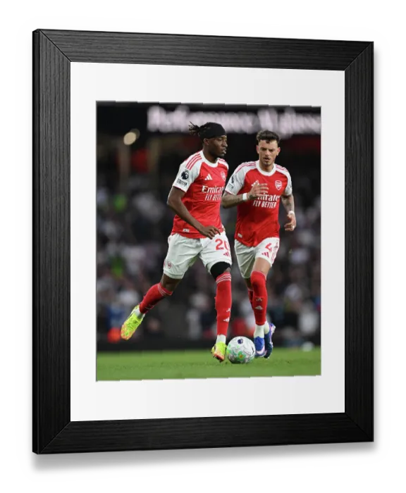 Framed Print : Arsenal v Fulham - Premier League Framed Print : Arsenal v Fulham - Premier League
