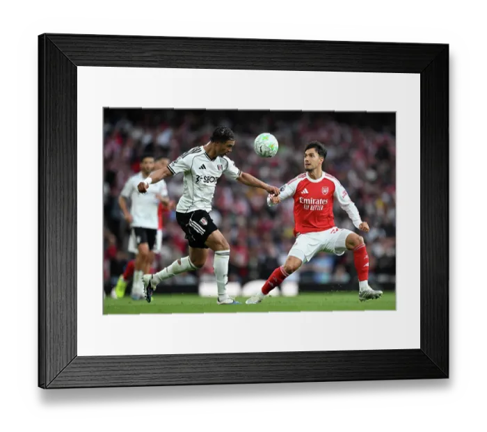 Framed Print : Arsenal v Fulham - Premier League