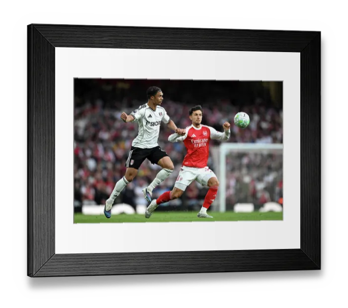 Framed Print : Arsenal v Fulham - Premier League