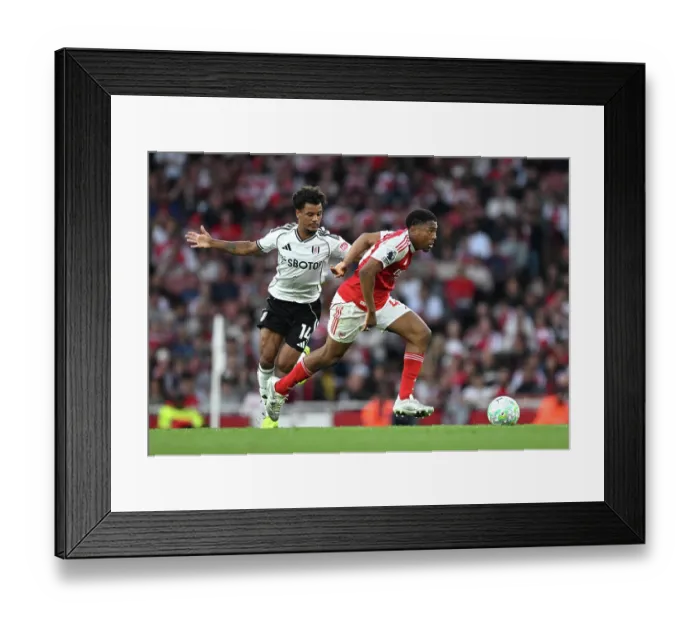 Framed Print : Arsenal v Fulham - Premier League
