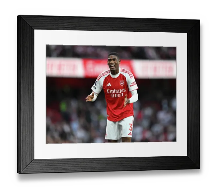 Framed Print : Arsenal v Fulham - Premier League Framed Print : Arsenal v Fulham - Premier League