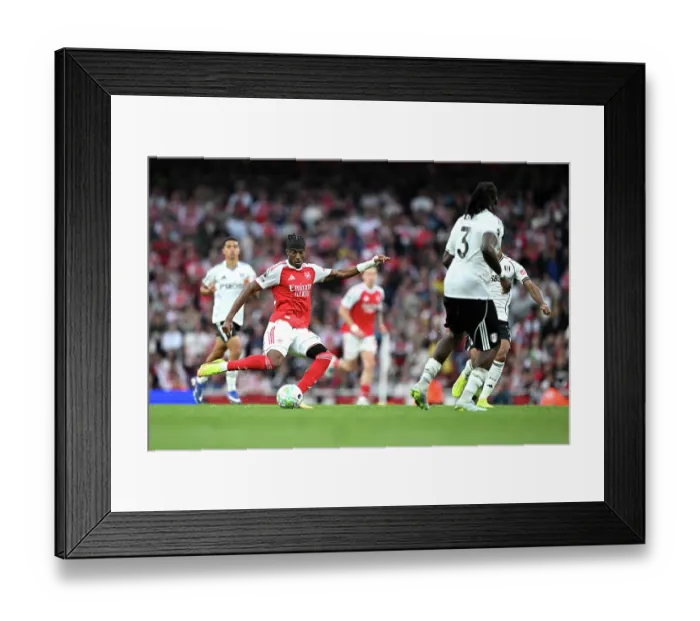 Framed Print : Arsenal v Fulham - Premier League Framed Print : Arsenal v Fulham - Premier League