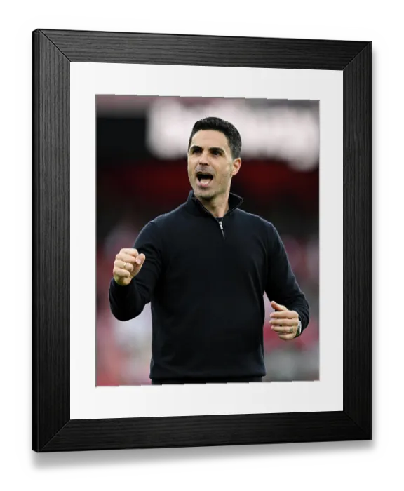 Framed Print : Arsenal v Fulham - Premier League