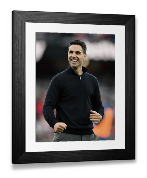 Framed Print : Arsenal v Fulham - Premier League