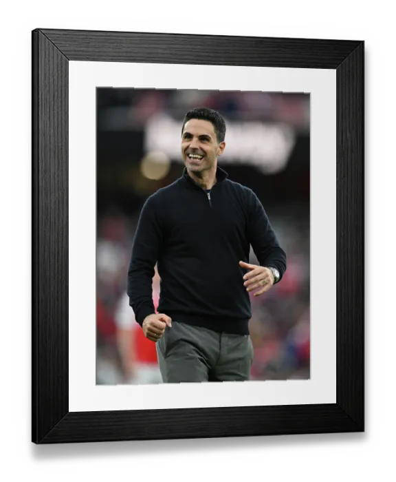 Framed Print : Arsenal v Fulham - Premier League Framed Print : Arsenal v Fulham - Premier League