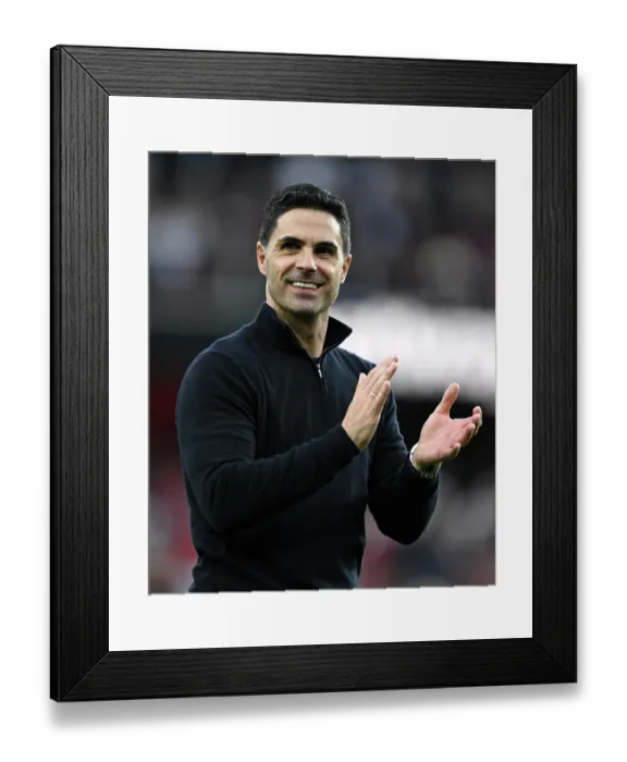 Framed Print : Arsenal v Fulham - Premier League