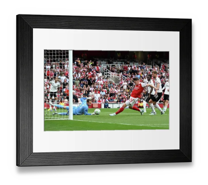 Framed Print : Arsenal v Fulham - Premier League Framed Print : Arsenal v Fulham - Premier League