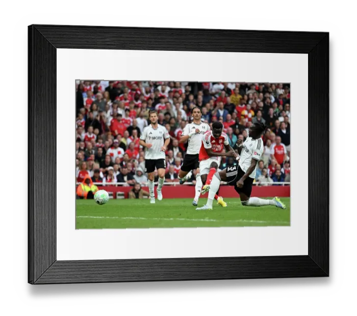Framed Print : Arsenal v Fulham - Premier League Framed Print : Arsenal v Fulham - Premier League