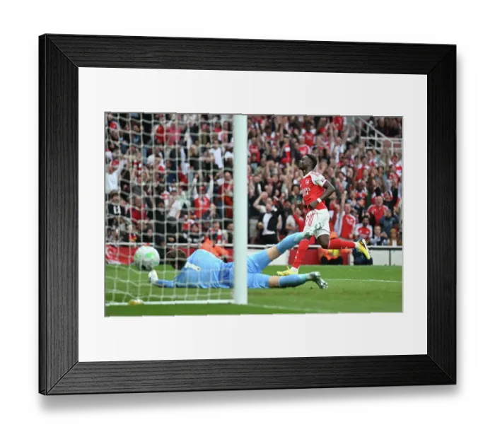 Framed Print : Arsenal v Fulham - Premier League
