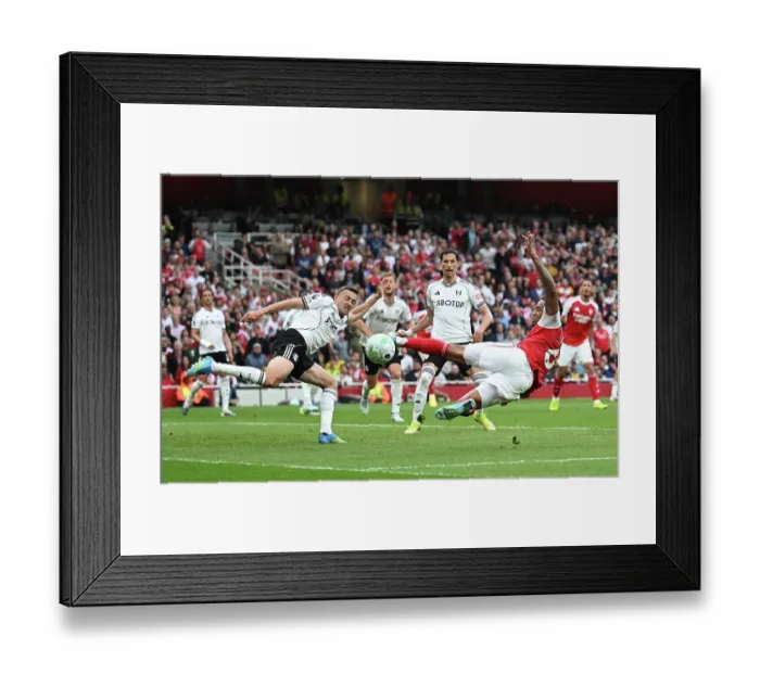 Framed Print : Arsenal v Fulham - Premier League