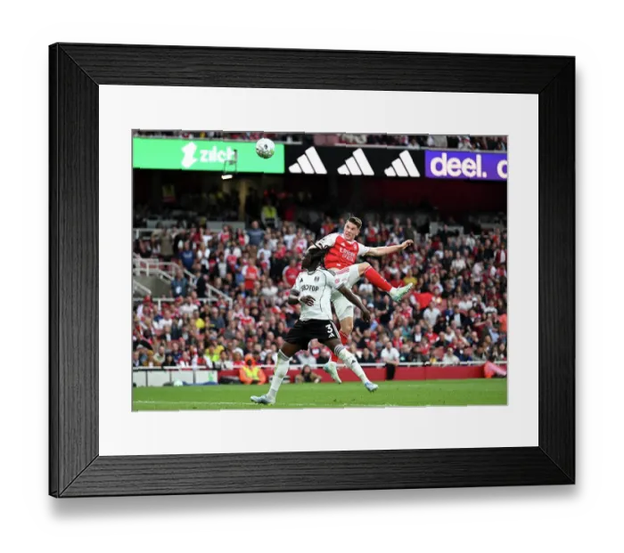 Framed Print : Arsenal v Fulham - Premier League