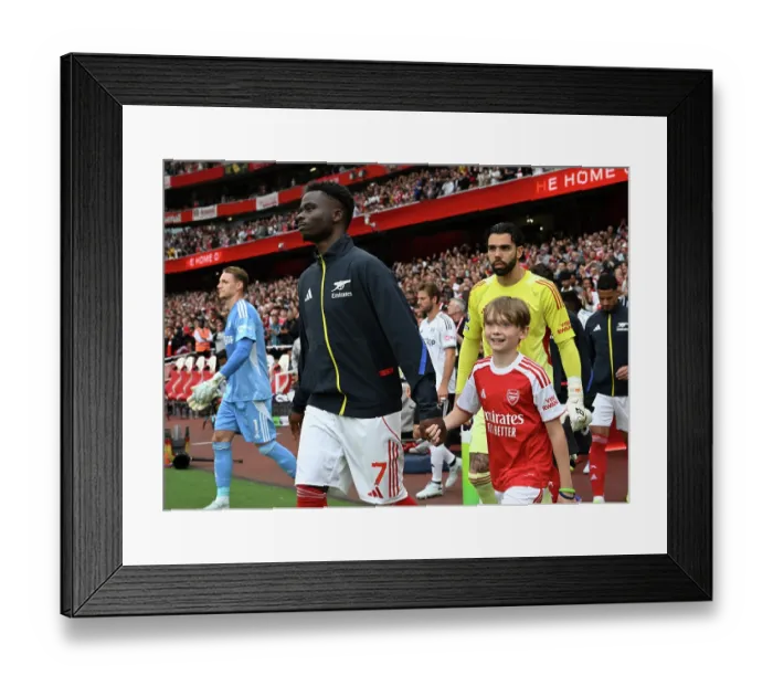 Framed Print : Arsenal v Fulham - Premier League