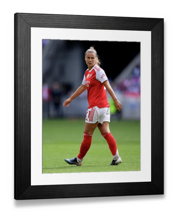Framed Print : OL Lyonnes v Arsenal FC - UEFA Women's Champions League 2025 / 26 Semi-Final Second Leg OL Lyonnes v Arsenal FC - UEFA Women's Champions League 2025 / 26 Semi-Final Second Leg