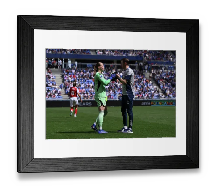 Framed Print : OL Lyonnes v Arsenal FC - UEFA Women's Champions League 2025 / 26 Semi-Final Second Leg OL Lyonnes v Arsenal FC - UEFA Women's Champions League 2025 / 26 Semi-Final Second Leg